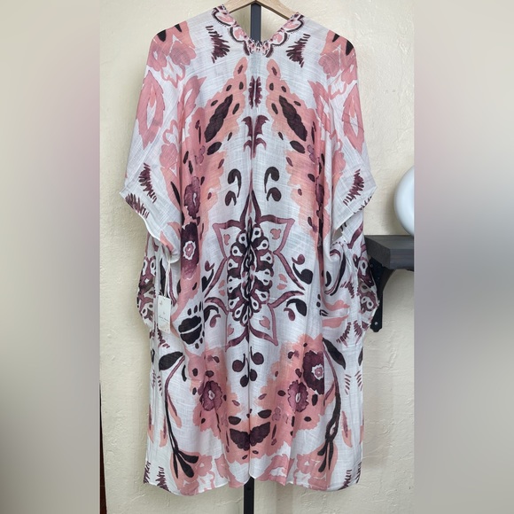 Blushing Blooms Kimono - Picture 5 of 8